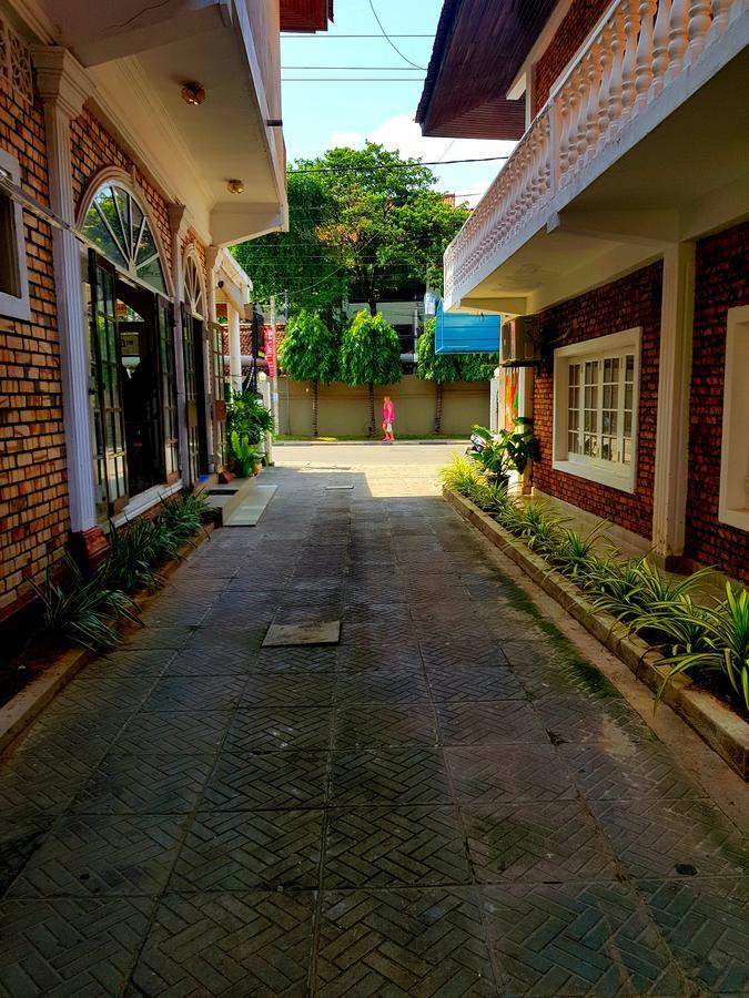 Oasis Beach Hotel Negombo Exterior foto