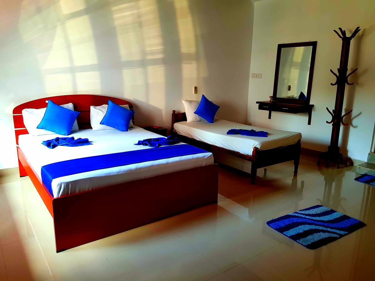 Oasis Beach Hotel Negombo Exterior foto