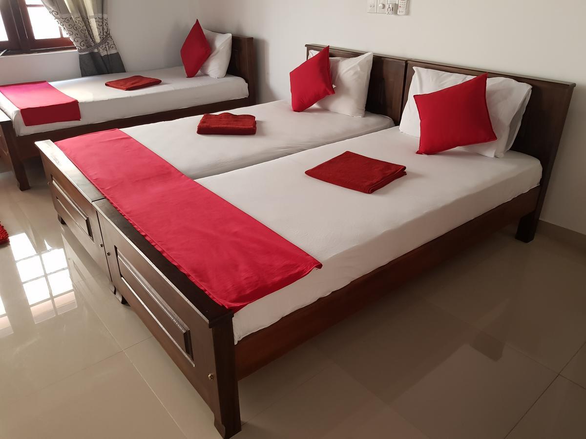 Oasis Beach Hotel Negombo Exterior foto